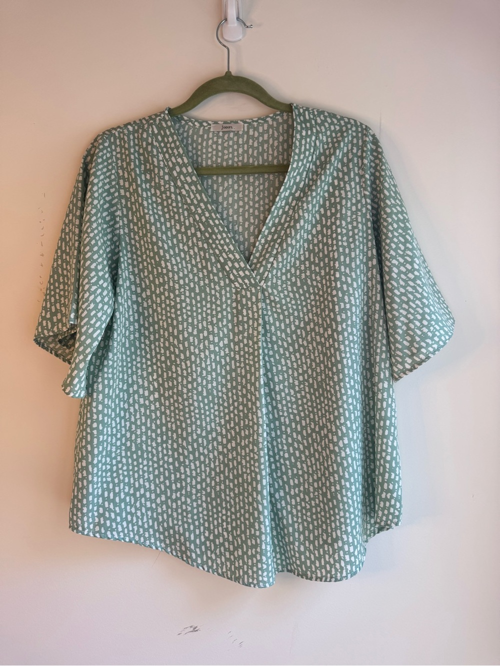 JODIFL Sage Green and White V-Neck Relaxed Tunic